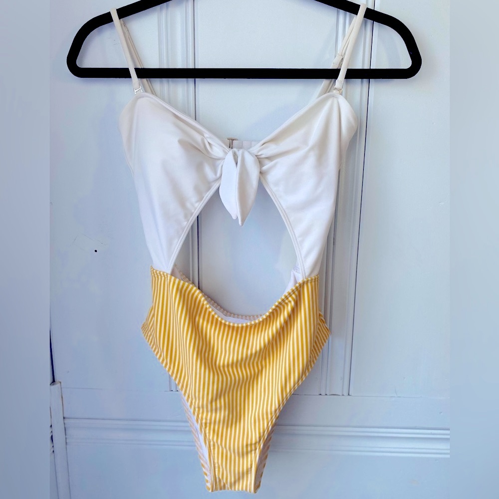 Hollister: Swimwear White and Yellow Striped Swimsuit. Great Condition